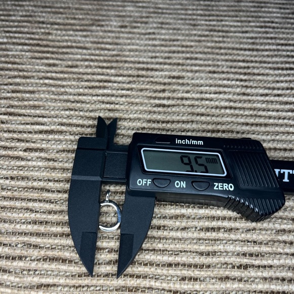 Sterling silver c pendant - Picture 4 of 5